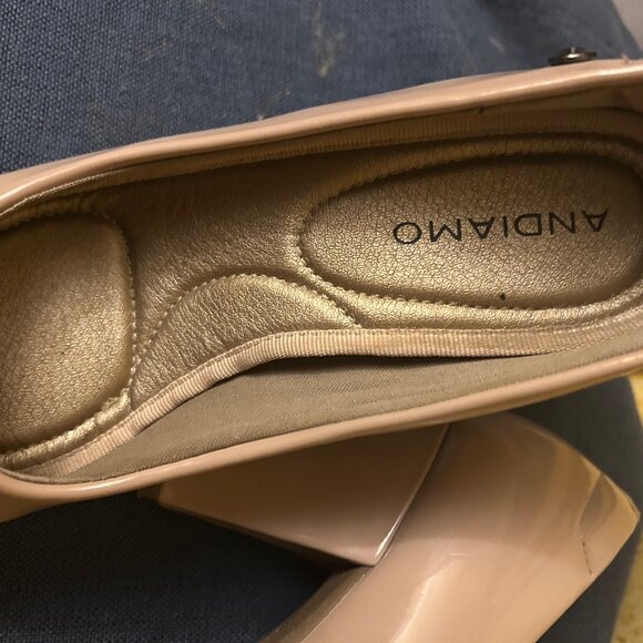 Andiamo pumps Beige patent leather low block  heel ex condition sz  7.5 - Picture 5 of 6